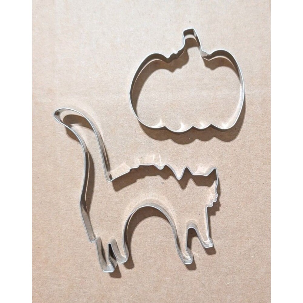Halloween Cookie Cutters 2 Piece Metal Lot Arched Cat Pumpkin Tin NWOT